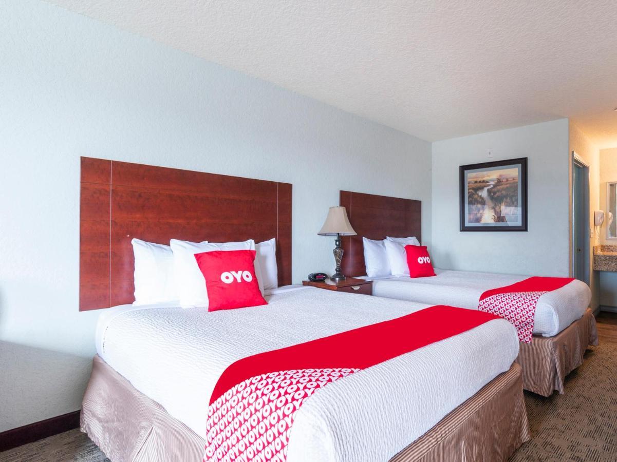Oyo Hotel Pearsall I-35 West Экстерьер фото