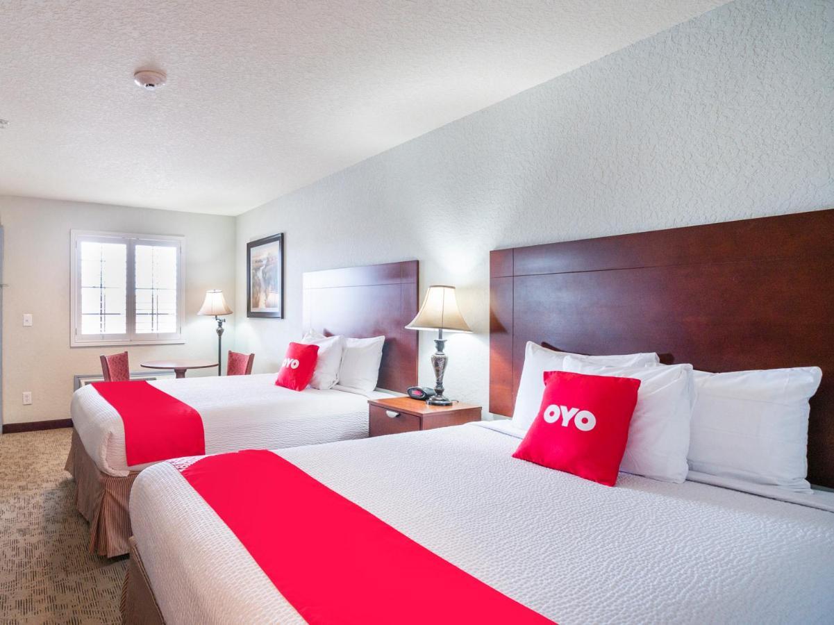 Oyo Hotel Pearsall I-35 West Экстерьер фото